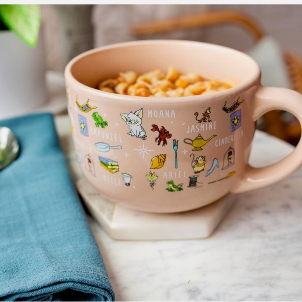 Disney Princess Ceramic Soup Mug with Vented Lid | Holds 24 Ounces